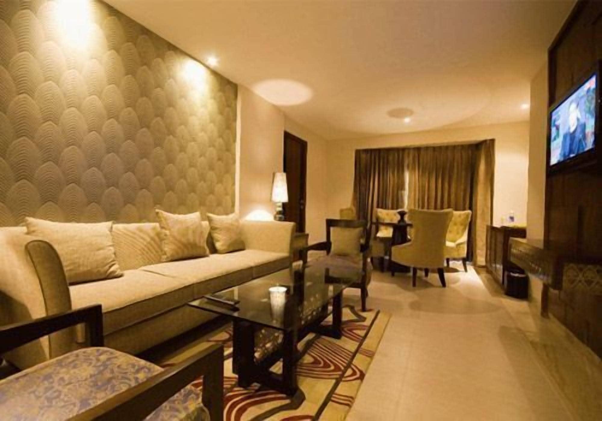 Hotel The Fern, Dźajpur Zewnętrze zdjęcie